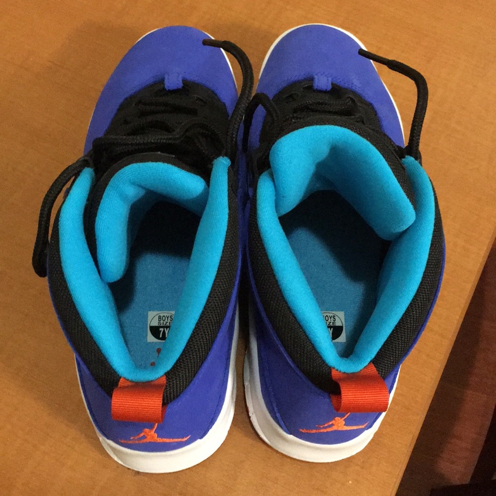 Air Jordan 10 RETRO (GS) - Picture 2 of 4